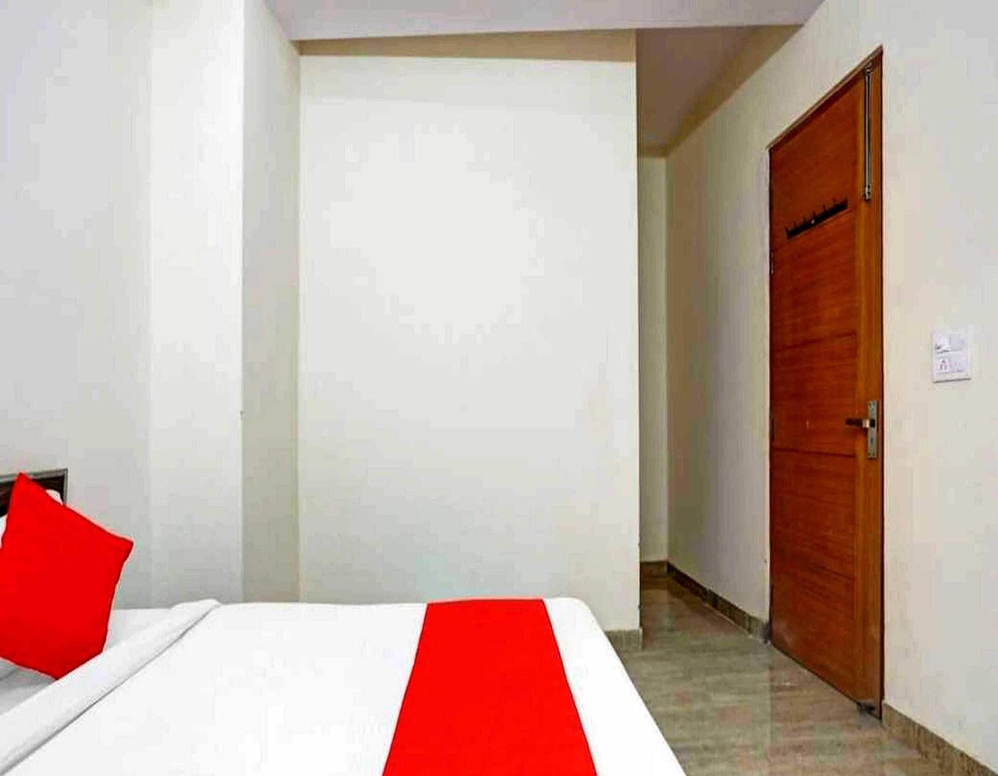 Hotel Sky Bird Bhauli Exterior photo